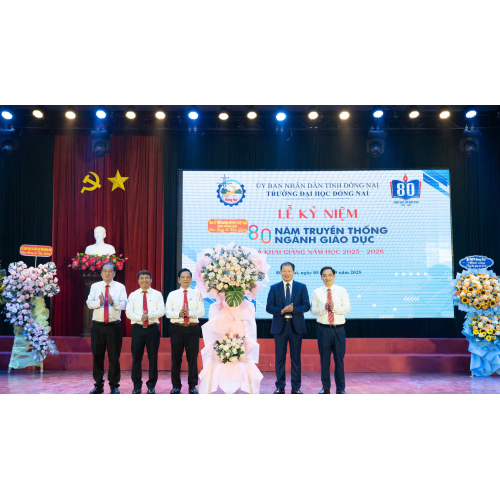 3. Những lẵng hoa và lời chúc mừng ý nghĩa